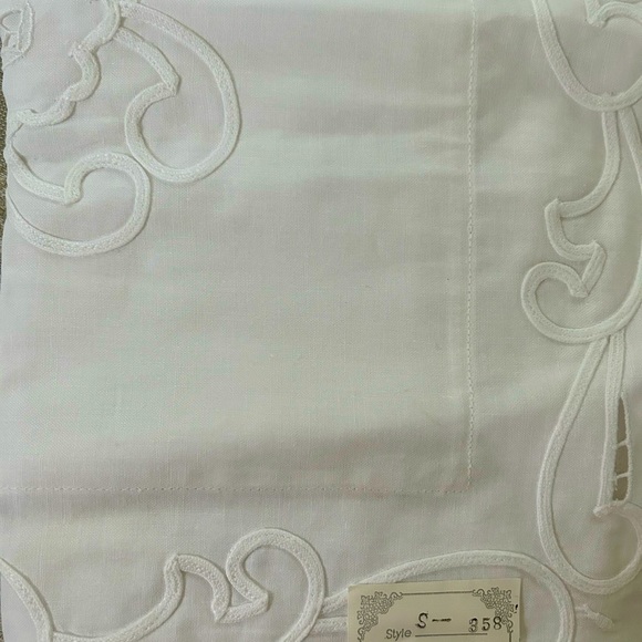 Embroidery NWT 100% Cotton pillow shams - Picture 1 of 5